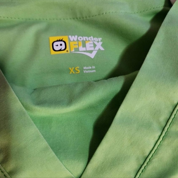 Scrub sets - Picture 2 of 2